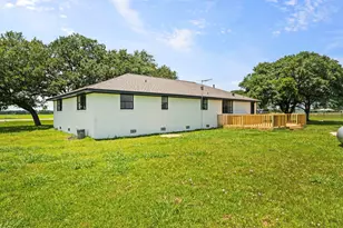 2606 Long Ln, Wallis, TX 77485 - Photo 19