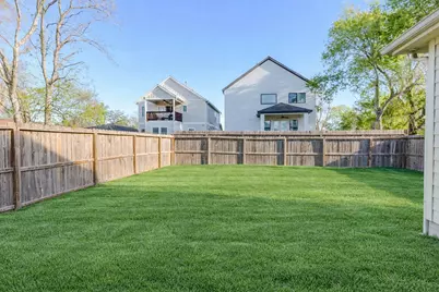 909 E 39th Street, Houston, TX 77022 - Photo 25