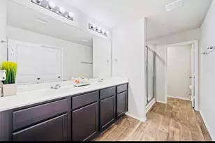 519 Green Clover Ln, Rosharon, TX 77583 - Photo 7