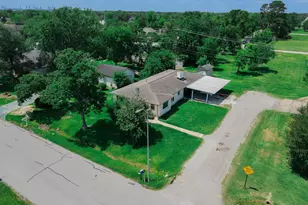 402 S Blackwell St, Houston, TX 77571 - Photo 5