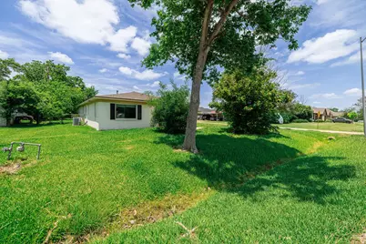 402 S Blackwell Street, Houston, TX 77571 - Photo 35