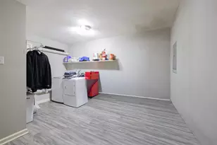 402 S Blackwell St, Houston, TX 77571 - Photo 29