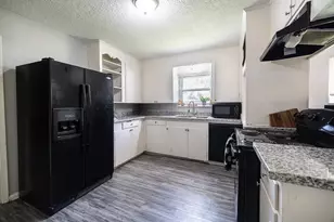 402 S Blackwell St, Houston, TX 77571 - Photo 11