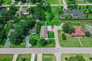 402 S Blackwell St, Houston, TX 77571 - Photo 1