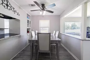 402 S Blackwell St, Houston, TX 77571 - Photo 9