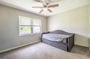 402 S Blackwell St, Houston, TX 77571 - Photo 21
