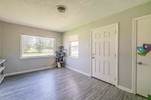 402 S Blackwell St, Houston, TX 77571 - Photo 13