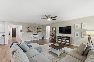3502 Saxton Green Road, Pearland, TX 77584 - Photo 9