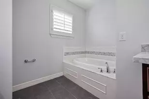 5121 Libbey Ln, Houston, TX 77092 - Photo 9