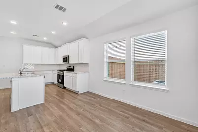 2115 Spring Hollow Drive, Baytown, TX 77521 - Photo 11