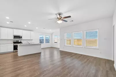 2115 Spring Hollow Drive, Baytown, TX 77521 - Photo 5