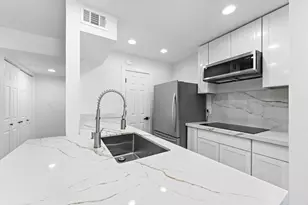 17331 Red Oak Dr, Houston, TX 77090 - Photo 15