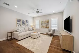 920 W 25th St, Houston, TX 77008 - Photo 17