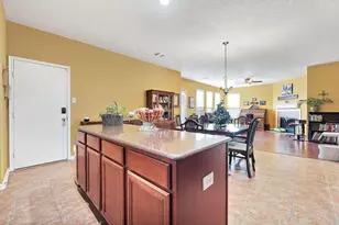 692 Casual Ln, League City, TX 77573 - Photo 7