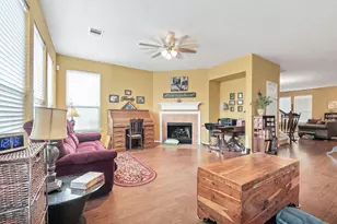 692 Casual Ln, League City, TX 77573 - Photo 5