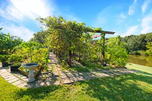 419 Old Orchard Dr, Dickinson, TX 77539 - Photo 39