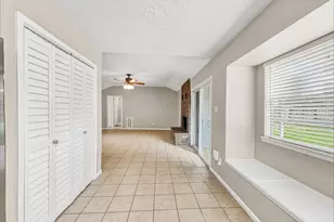 2902 Early Turn Dr, Webster, TX 77598 - Photo 5