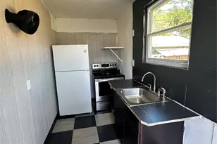 9337 B Talton St, Houston, TX 77078 - Photo 3