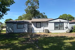5962 Belarbor St, Houston, TX 77033 - Photo 29