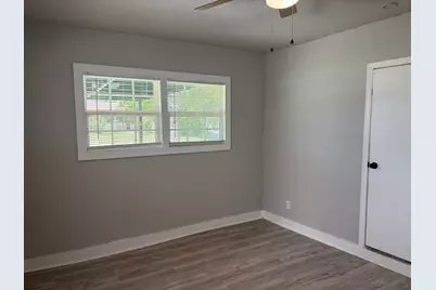 5962 Belarbor Street, Houston, TX 77033 - Photo 11