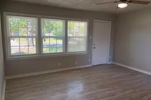 5962 Belarbor St, Houston, TX 77033 - Photo 3