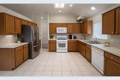 4927 Tallow Cove Drive, Baytown, TX 77521 - Photo 9