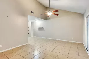 2362 College Green Dr, Houston, TX 77058 - Photo 9
