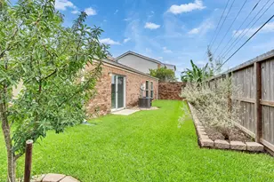 2362 College Green Dr, Houston, TX 77058 - Photo 31
