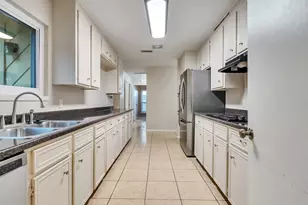 2362 College Green Dr, Houston, TX 77058 - Photo 11