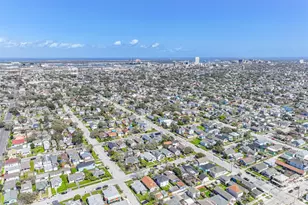 3519 Ave R 1/2, Galveston, TX 77550 - Photo 43
