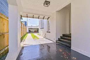 3519 Ave R 1/2, Galveston, TX 77550 - Photo 35