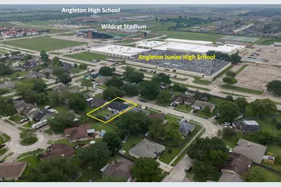 10 Wagon Lane Loop, Angleton, TX 77515 - Photo 27