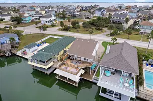 1114 Tiki Dr Dr, Tiki Island, TX 77554 - Photo 1