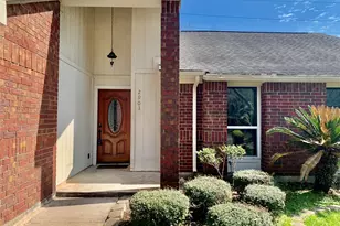 2903 Bentley Ct, Pearland, TX 77584 - Photo 3