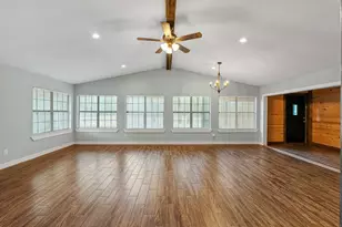 28700 Gumwood Ct, Huntsville, TX 77320 - Photo 5