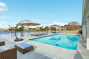 24 Quintana Dr, Galveston, TX 77554 - Photo 11