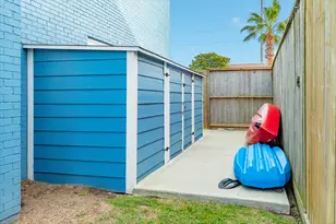 24 Quintana Dr, Galveston, TX 77554 - Photo 19