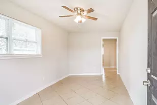 1715 Fidelity St, Houston, TX 77029 - Photo 3