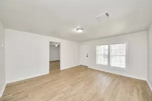 8116 St Louis St, Houston, TX 77028 - Photo 13