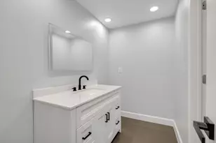 12564 Memorial Dr, Houston, TX 77024 - Photo 39