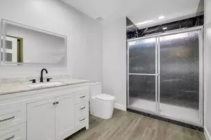 12564 Memorial Dr, Houston, TX 77024 - Photo 37