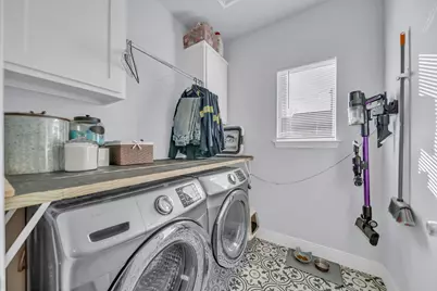 320 W Live Oak Street, Angleton, TX 77515 - Photo 11