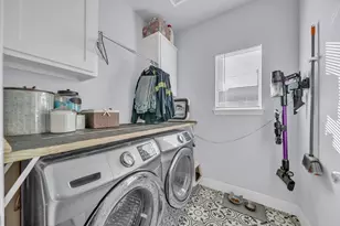 320 W Live Oak St, Angleton, TX 77515 - Photo 11