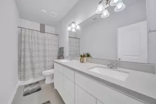 320 W Live Oak St, Angleton, TX 77515 - Photo 13