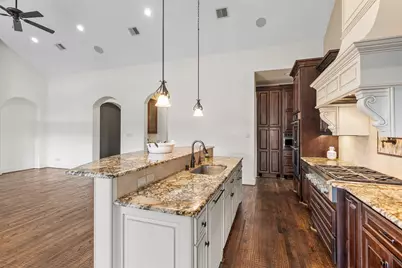 1002 Highclere Holly Court, Conroe, TX 77384 - Photo 9