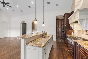 1002 Highclere Holly Ct, Conroe, TX 77384 - Photo 9