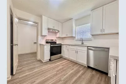 8223 Gulf Tree Lane, Houston, TX 77075 - Photo 3