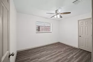 8223 Gulf Tree Ln, Houston, TX 77075 - Photo 13
