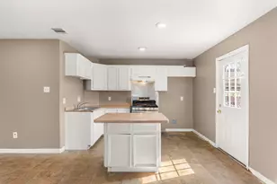 2444 Margaret St, Houston, TX 77093 - Photo 9