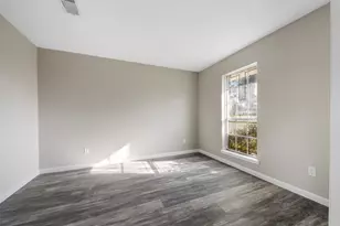 9627 Glenwood Forest Dr, Houston, TX 77078 - Photo 11